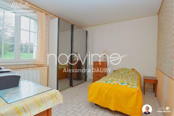 [Mélodie] Maison en pierre et ses dépendances