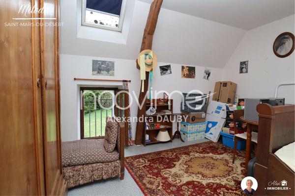 [Mélodie] Maison en pierre et ses dépendances