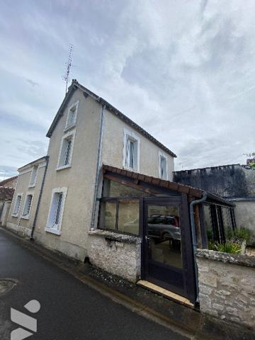 Maison avec jardin et garage dans le bourg