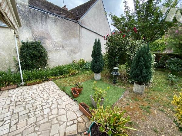Maison avec jardin et garage dans le bourg