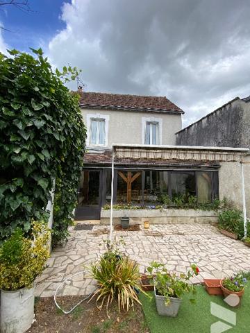 Maison avec jardin et garage dans le bourg
