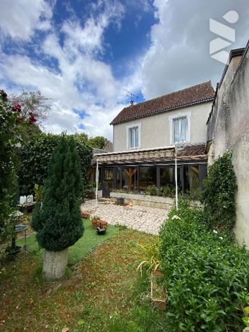 Maison avec jardin et garage dans le bourg
