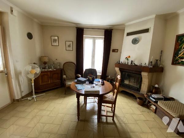 Maison avec jardin et garage dans le bourg