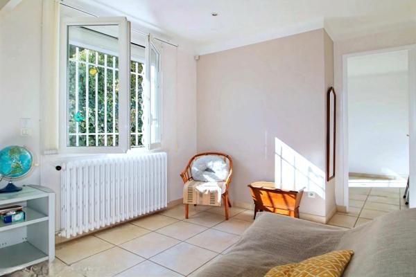 Maison de charme rénovée à Montpellier – Plain-pied avec jardin