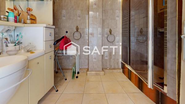 Appartement d’exception , Vue carte postale sur le Vieux-Port et Notre-Dame de la Garde