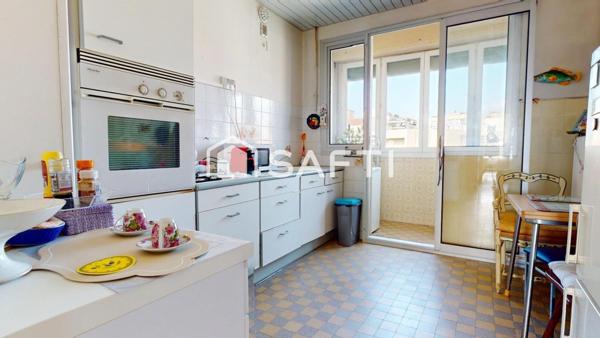Appartement d’exception , Vue carte postale sur le Vieux-Port et Notre-Dame de la Garde