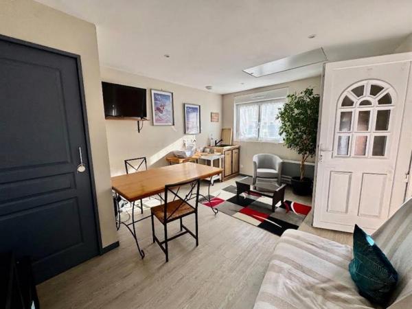Maison 129m2, 4 chambres  , 2 sdb  + studio indépendant  , parcelle 1600m2  Sains-en-Amiènois