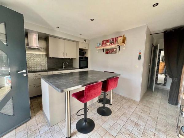 Maison 129m2, 4 chambres  , 2 sdb  + studio indépendant  , parcelle 1600m2  Sains-en-Amiènois