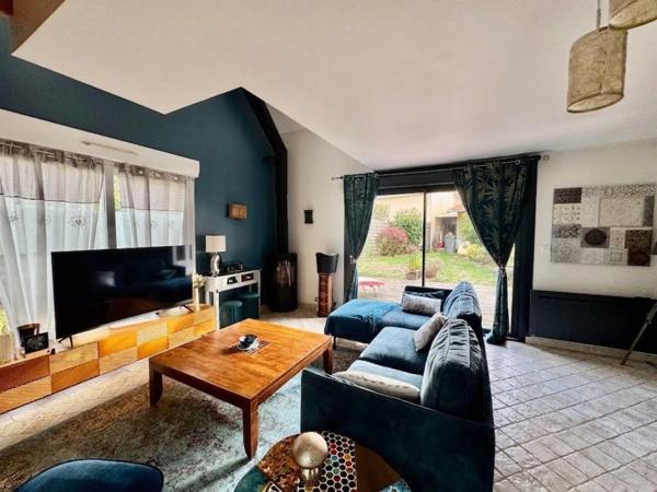 Maison 129m2, 4 chambres  , 2 sdb  + studio indépendant  , parcelle 1600m2  Sains-en-Amiènois