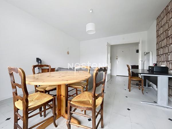 A vendre - Appartement T1 de 34 m² libre de locataire avec place de stationnement "Angers Gare/Frémur-Eblé"