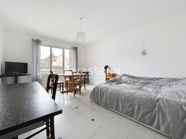 A vendre - Appartement T1 de 34 m² libre de locataire avec place de stationnement "Angers Gare/Frémur-Eblé"