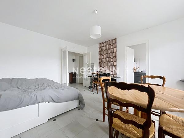 A vendre - Appartement T1 de 34 m² libre de locataire avec place de stationnement "Angers Gare/Frémur-Eblé"