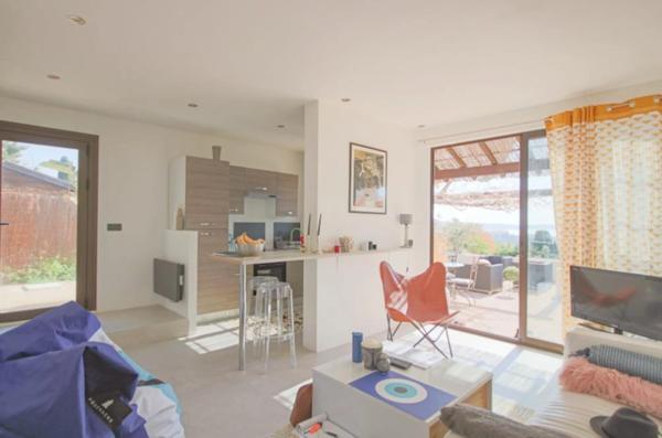 Golfe juan: a vendre villa vue mer GOLFE JUAN (06)