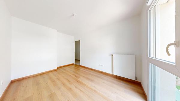 T4 de 83 m² , année 2024 , 1er étage