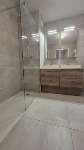 T4 de 83 m² , année 2024 , 1er étage