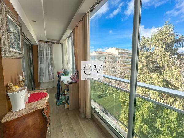 Cannes (06400) Résidence de standing - 3 pièces en étage élevé - quartier des Anglais