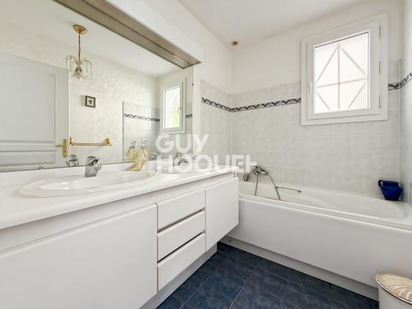 MAISON À VENDRE DE 7 PIÈCES DE 155,00 M²