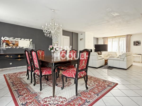MAISON À VENDRE DE 7 PIÈCES DE 155,00 M²