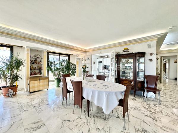 Appartement de 210 m²