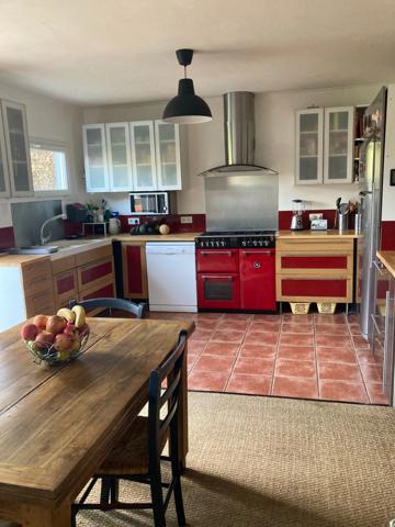 MAISON COEUR DE VILLE TROIS CHAMBRES SUR UN TERRAIN DE 1600 M²