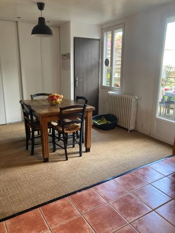 MAISON COEUR DE VILLE TROIS CHAMBRES SUR UN TERRAIN DE 1600 M²