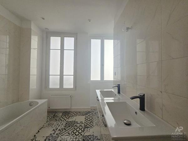 Appartement Rueil Malmaison 4 pièce(s) 79.55 m2 Loyer 2 087 €/mois charges comprises **  - Référence  19867