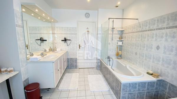 Maison Laval 7 pièce(s) 125 m2