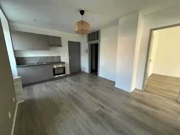 Appartement à louer 2 pièces 50m² Seloncourt (25230)