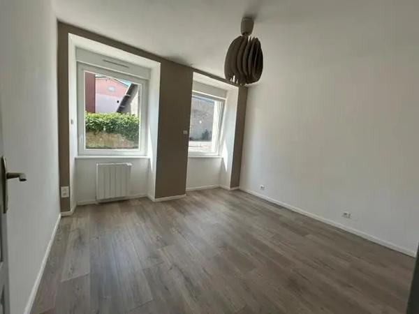 Appartement à louer 2 pièces 50m² Seloncourt (25230)