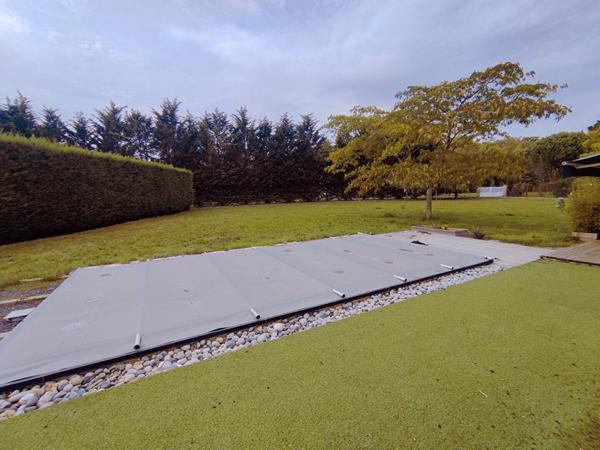 Maison de plain pied 5 pièces 111 m2 - garage et piscine