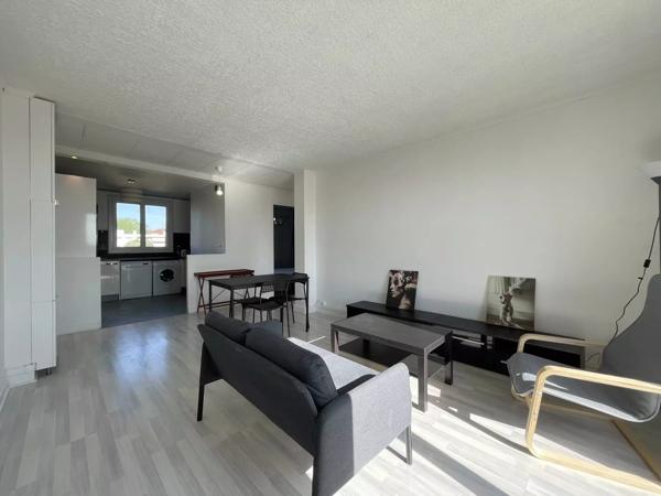 A LOUER - BRON – T4 traversant 63,52 m² - Balcon