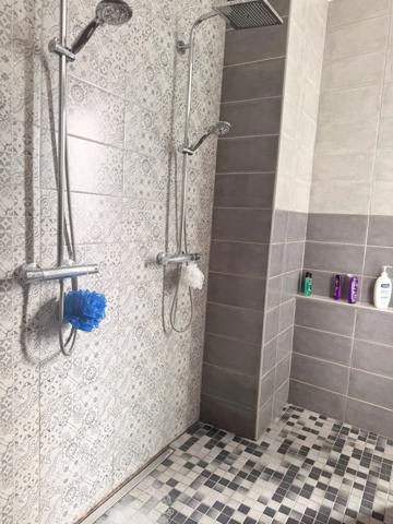 Proche d'EPERNAY (51) à vendre belle Maison contemporaine de 7 pièces entièrement rénovée, belles prestations