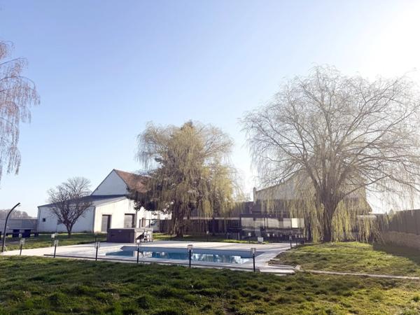 Proche d'EPERNAY (51) à vendre belle Maison contemporaine de 7 pièces entièrement rénovée, belles prestations