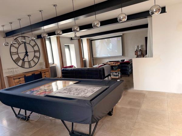 Proche d'EPERNAY (51) à vendre belle Maison contemporaine de 7 pièces entièrement rénovée, belles prestations