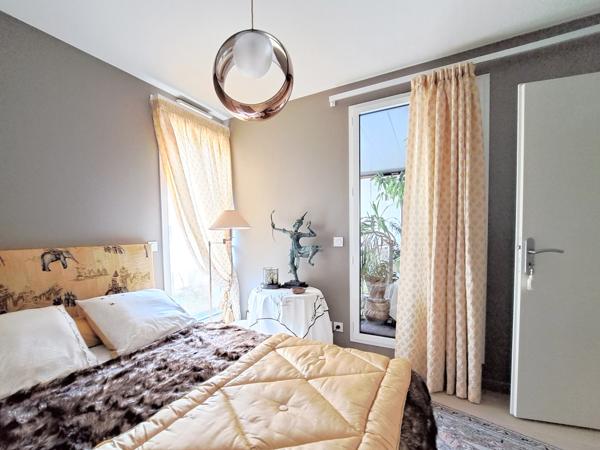 Appartement prestation haut de gamme 4 pièces avec parking Bordeaux