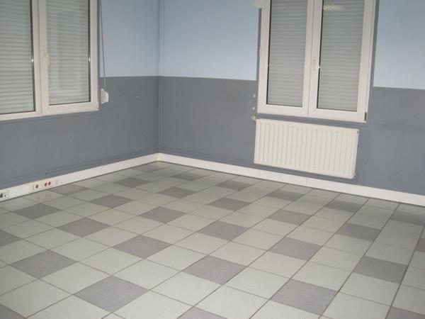 A LOUER CINQ BATIMENTS POUR BUREAUX DIVISIBLE PROCHE ST QUENTIN