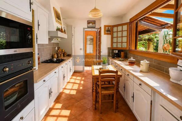 Vente                                                      Villa
                        
                     4 pièces                      126 m2                     à Fréjus