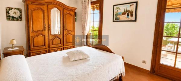 Vente                                                      Villa
                        
                     4 pièces                      126 m2                     à Fréjus