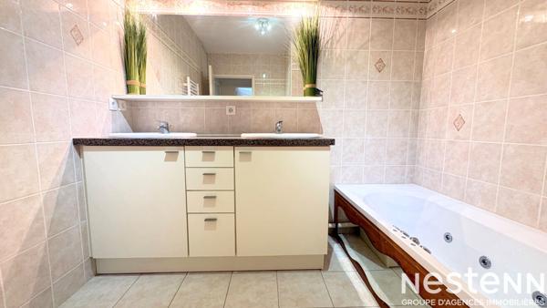 Appartement  T4 de 122 m² proche du centre-ville d'Auray, des commodités et des balades