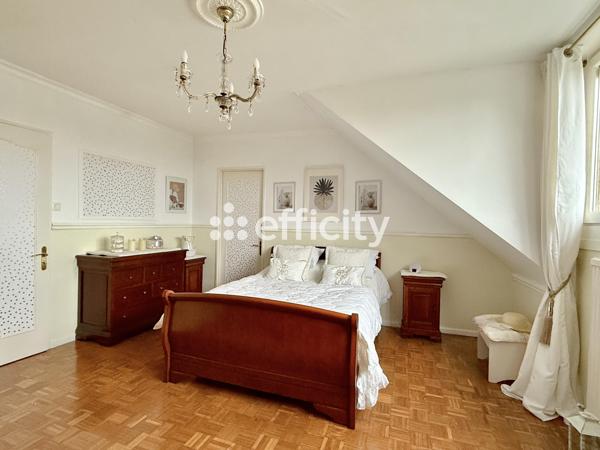 Maison 9 pièces - 179 m²