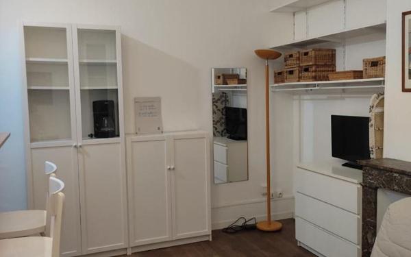 Appartement à louer    1 pièce • 19 m2 Paris 17