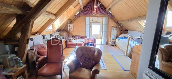 A la recherche d'un cadre de vie paisible, alliant confort et authenticité ? 
Découvrez cette propriété de charme, idéale pour les amoureux de la campagne, du calme à quelques minutes des commodités. Un bien rare à fort potentiel, à saisir sans tarder !

À vendre, authentique propriété de caractère à Saint-Martin-des-Bois, sur environ 5100 m² de terrain. 
Maison principale d'environ 115 m² avec salon et cheminée, salle à manger avec poêle, cuisine aménagée et équipée, véranda aménagée en buanderie, cuisine d'été et espace repas.
 À l'étage, grande mezzanine idéale comme espace détente ou salon, desservant deux belles chambres avec rangements sous rampants et une salle de bains avec WC. 
Deux granges d'environ 80 m² au sol, sur deux niveaux, offrant un fort potentiel pour projets selon vos envies. ateliers, stockage, gîtes ou activité artisanale,...  

Le +
Toitures très bon état
Pompe à chaleur, 
Menuiseries PVC double vitrage, 
Volets roulants électriques au rez-de-chaussée
2 granges 
2 caves
1 puits
1 grand terrain + parcelle de bois
Sentiers de randonnée à proximité immédiate
Commodités à 10 minutes

Un bien rare, alliant charme, performance et potentiel, à découvrir sans tarder