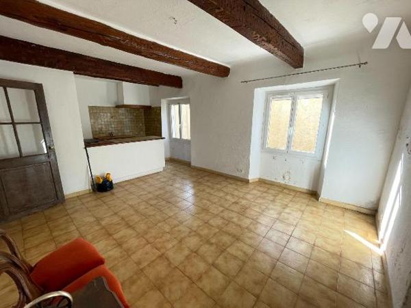 A vendre - Pierrevert (04) -  Alpes-de-Haute-Provence: 
Maison de village d'env 77,89 m² à rén...