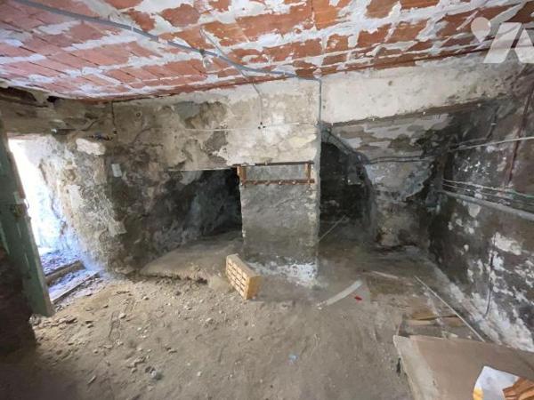 A vendre - Pierrevert (04) -  Alpes-de-Haute-Provence: 
Maison de village d'env 77,89 m² à rén...