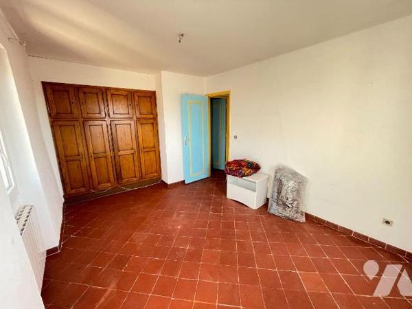 A vendre - Pierrevert (04) -  Alpes-de-Haute-Provence: 
Maison de village d'env 77,89 m² à rén...