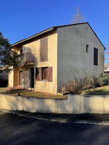 À vendre - Maison ancienne, 4 pièces située à Villefranche-de-Rouergue (12200)