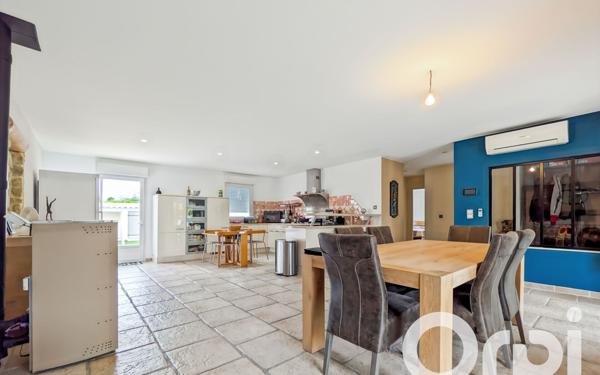 Maison à vendre    5 pièces •  Camaret-sur-Aigues