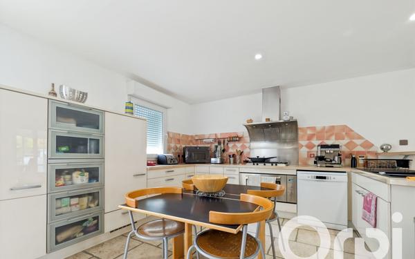 Maison à vendre    5 pièces •  Camaret-sur-Aigues