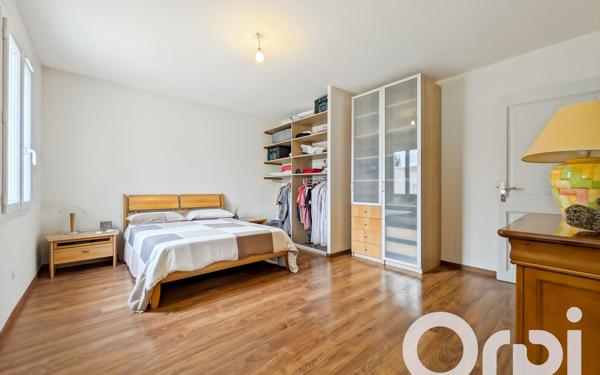 Maison à vendre    5 pièces •  Camaret-sur-Aigues