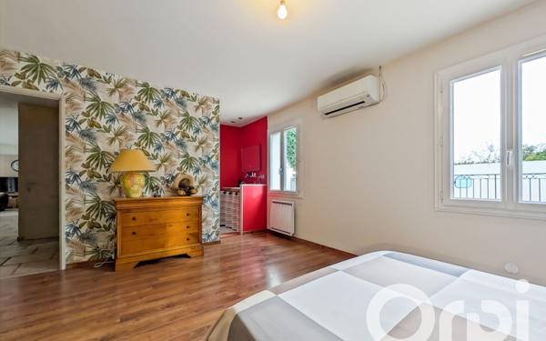 Maison à vendre    5 pièces •  Camaret-sur-Aigues